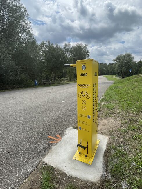 ADAC Radservice-Station beim Lußhardtsee in Kronau eröffnet