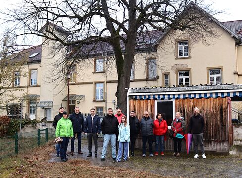 Mehr Grün ins Dorf - Einwohnerversammlung zur „Grünen Lounge“ bei der Alten Schule